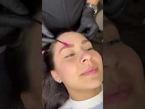 Micropigmentación de cejas pelo a pelo | Centros Looks Málaga