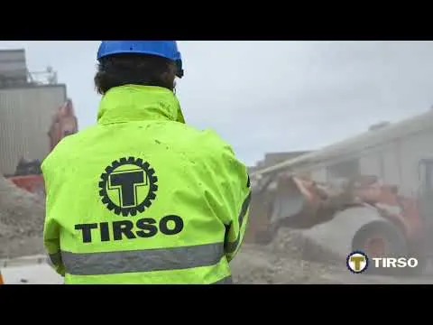Demolición de silos de Cementos Alfa en el Depósito Franco del Puerto de Santander TIRSO