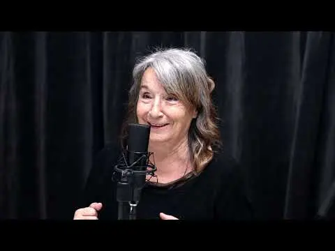 DOÑA FINA PALOMARES LA QUE SE AVECINA ft  Petra Martínez
