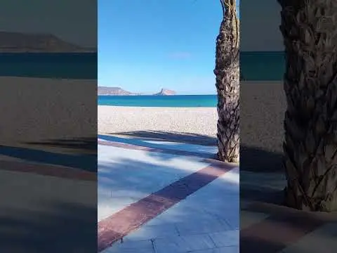 Nada como salir del hotel y estar en frente de una maravillosa playa mediterránea 🏖️😍