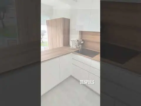 Antes y después cocina blanco y madera