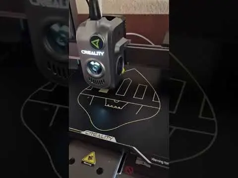 Preparamos tu lámpara personalizada con tu nombre desde una unidad. Nou Disseny.