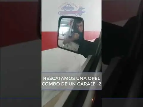 RECATE de una Opel Combo de un GARAJE | Grúas Sánchez Molina