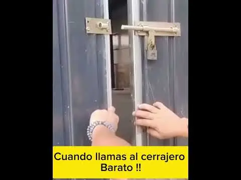 Cuando llamas al cerrajero barato !!!