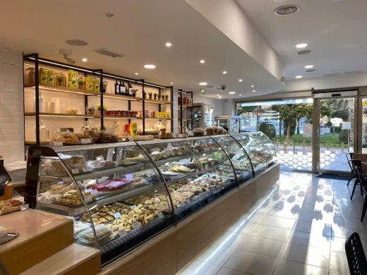 Los Reyunos. Pastelerias, Panaderias, Cafeterias - Sucursal Pradillo