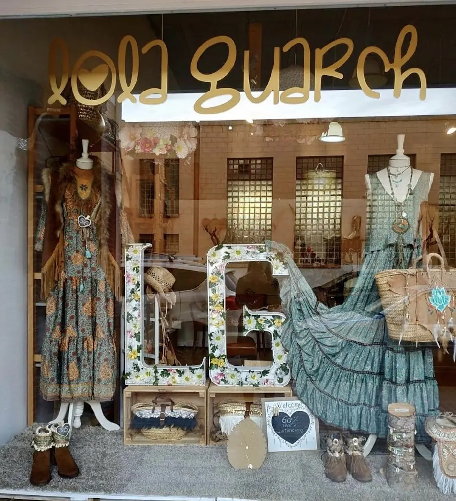 LOLA GUARCH