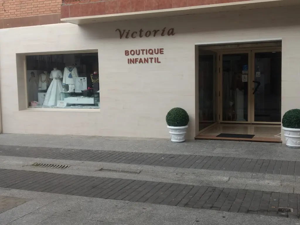 Victoria Ropa Infantil y Juvenil
