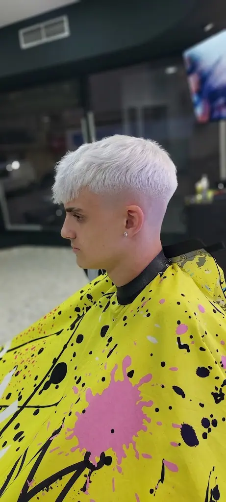 DIAMOND BARBER
