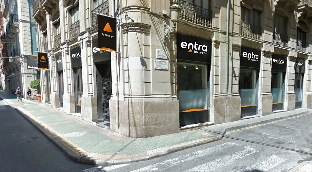 Entra y mas