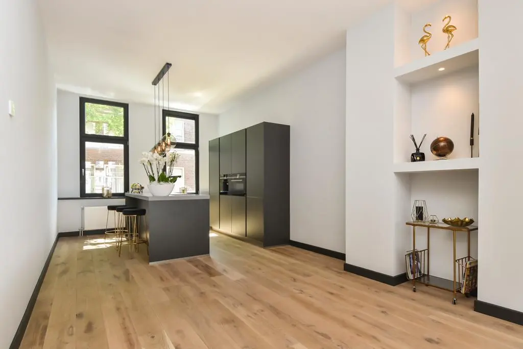 DECMONT & PROJECT