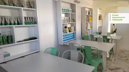 ESCUELA INTERNACIONAL DE NATUROPATIA