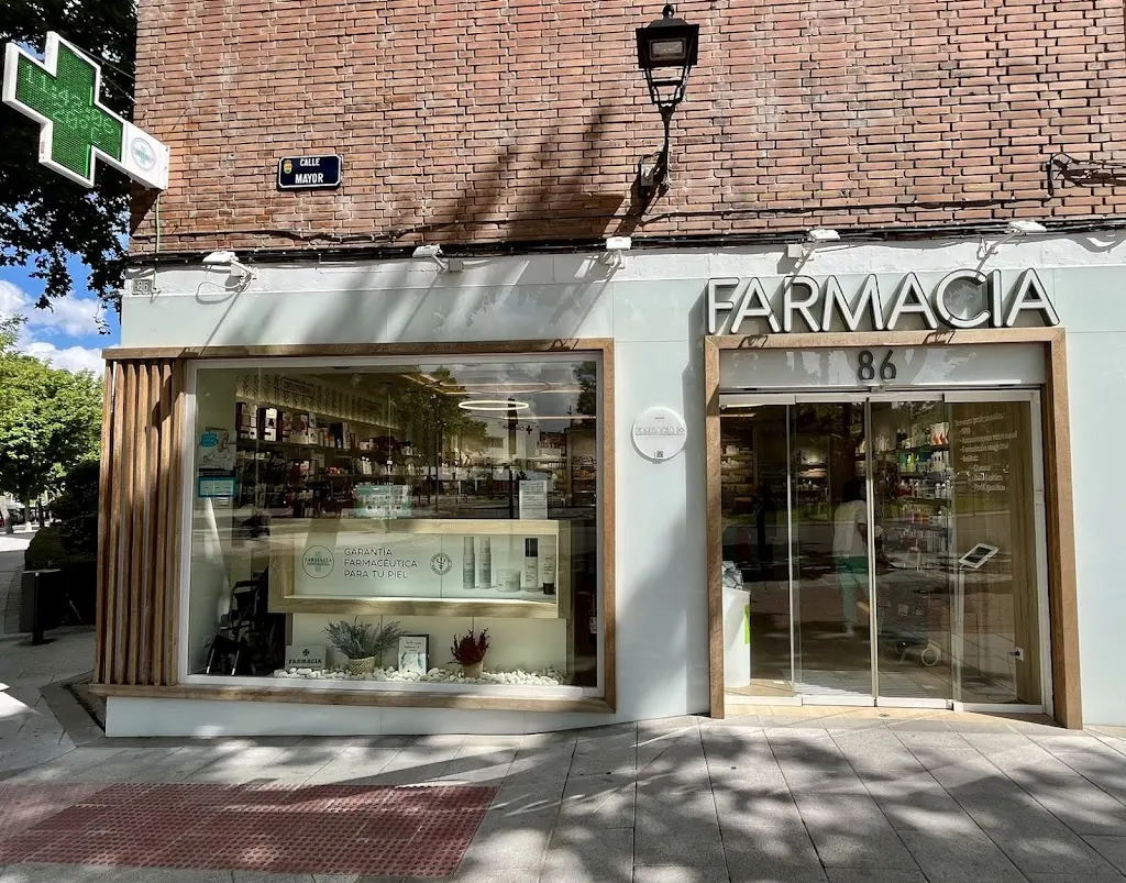 Farmacia Berengena. Farmacia 12 horas. Parafarmacia.