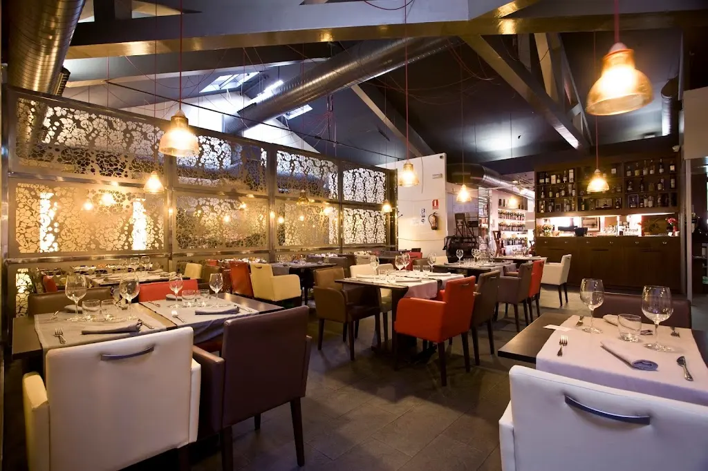 Casa Flores, Jamones Sabadell