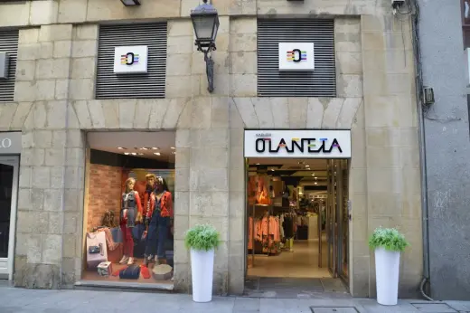 OLANETA Moda Bilbao. Tienda de ropa para mujer y hombre