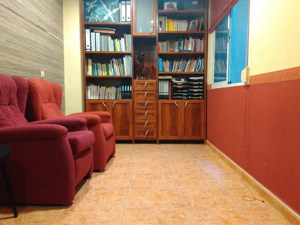 Centro de Psicologia Ana Maria Navarro (WhatsApp para concertar cita por mensaje 633813237 )