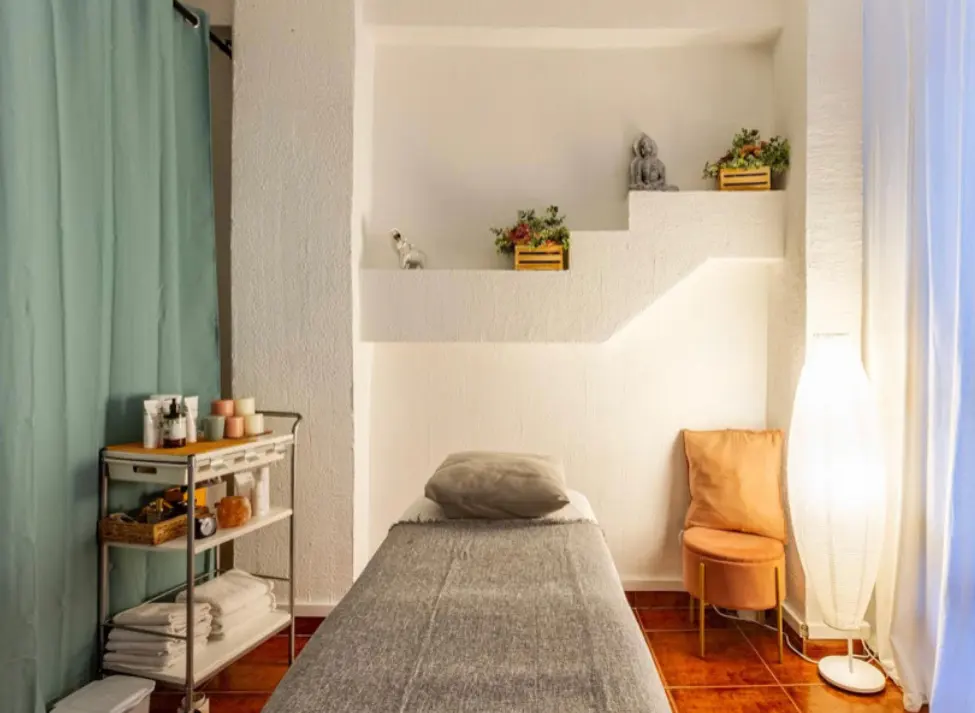 Olinao Masajes Therapeutic En Chamberi