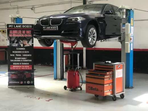 PIT LANE BOXES - Alquiler de Boxes para el Bricolaje del Automovil