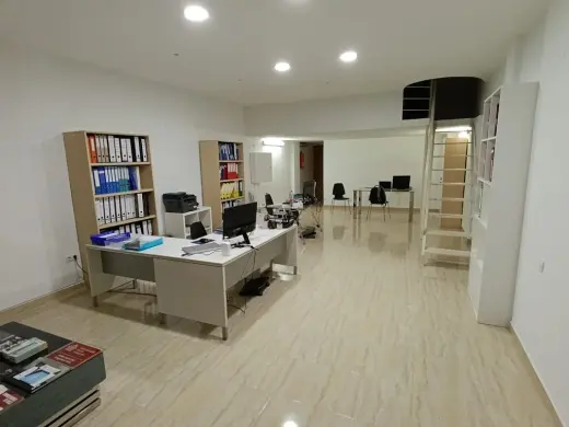 Adrian Cebria - Administrador de Fincas en Valencia.