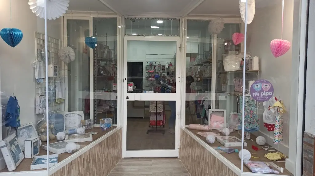 Nafnel moda infantil y complementos