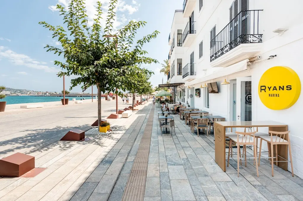Ryans La Marina