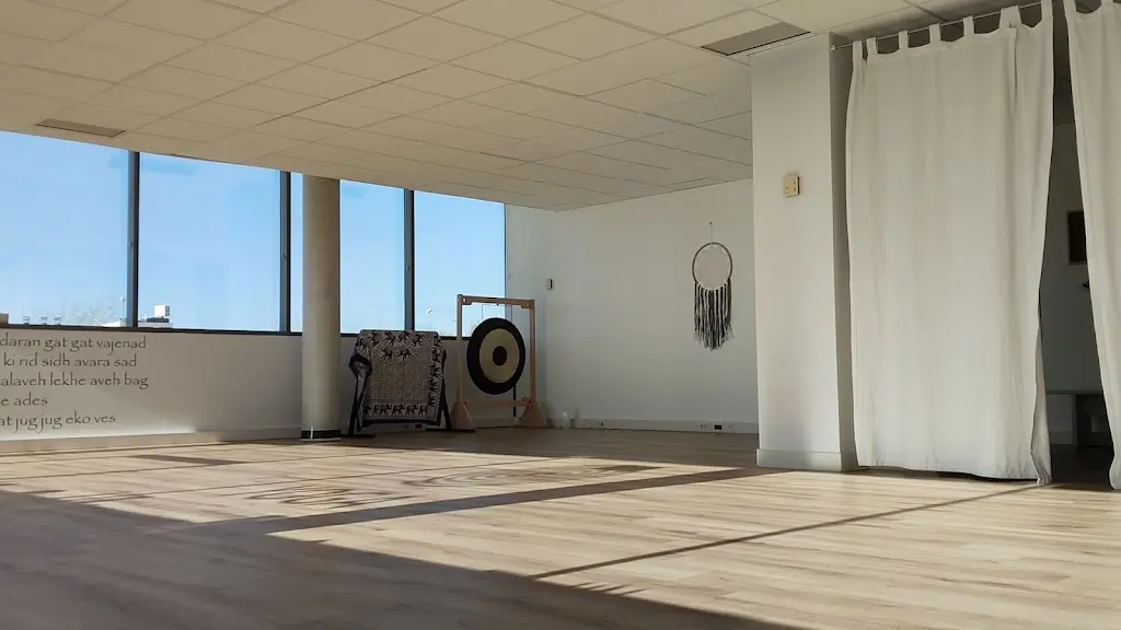 Escuela Nidhan - Pamplona