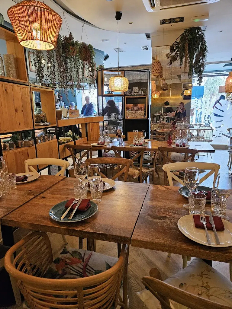 Cafe Mies