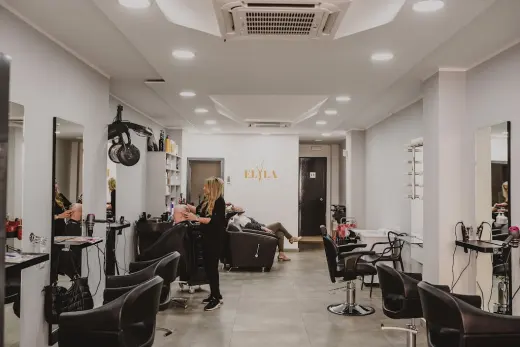 Luzia con Zeta-Foto y video corporativo y publicitario