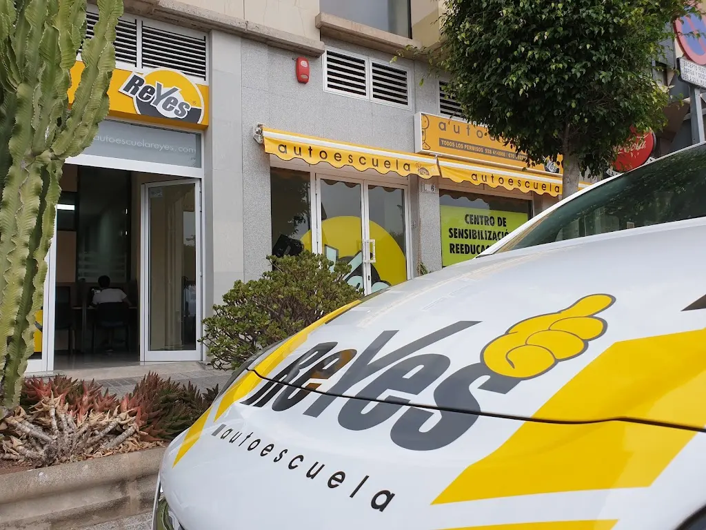 Autoescuela Reyes