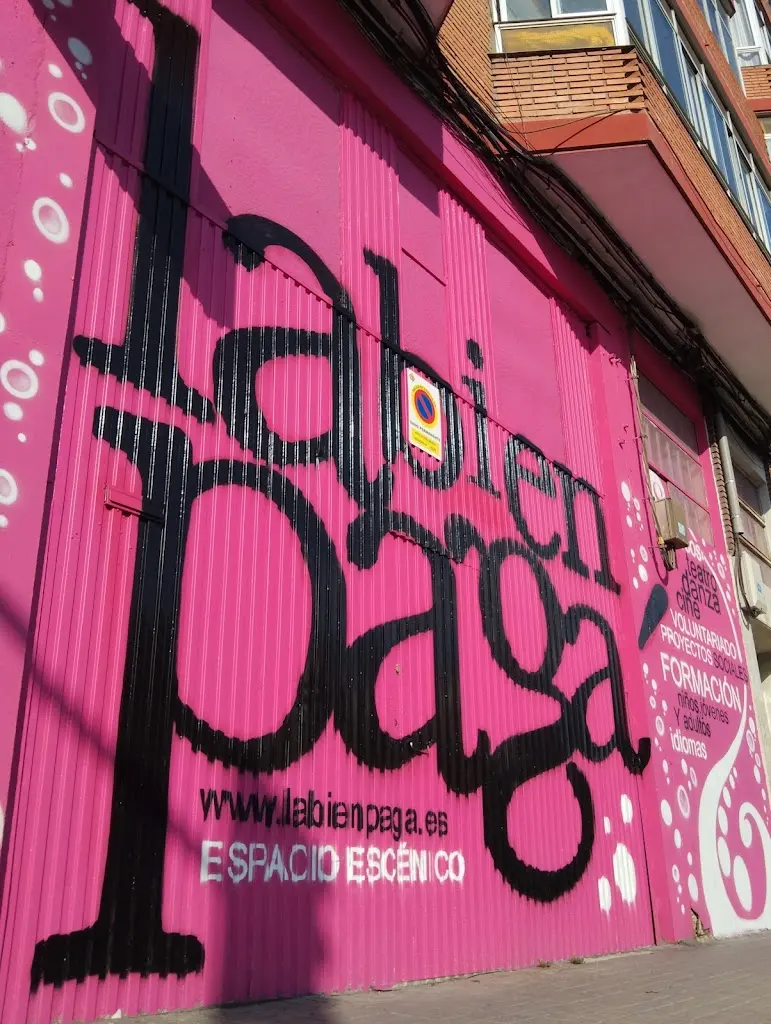 LA BIEN PAGA