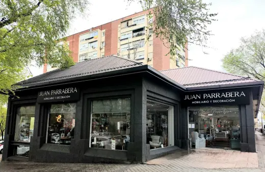 Juan Parrabera - Tienda de muebles en Madrid - corner Fama Sofas