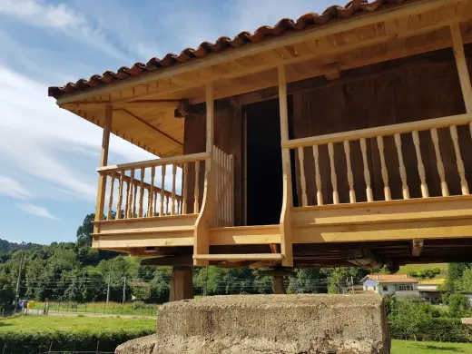 Trabe Construccion de Horreos y Paneras