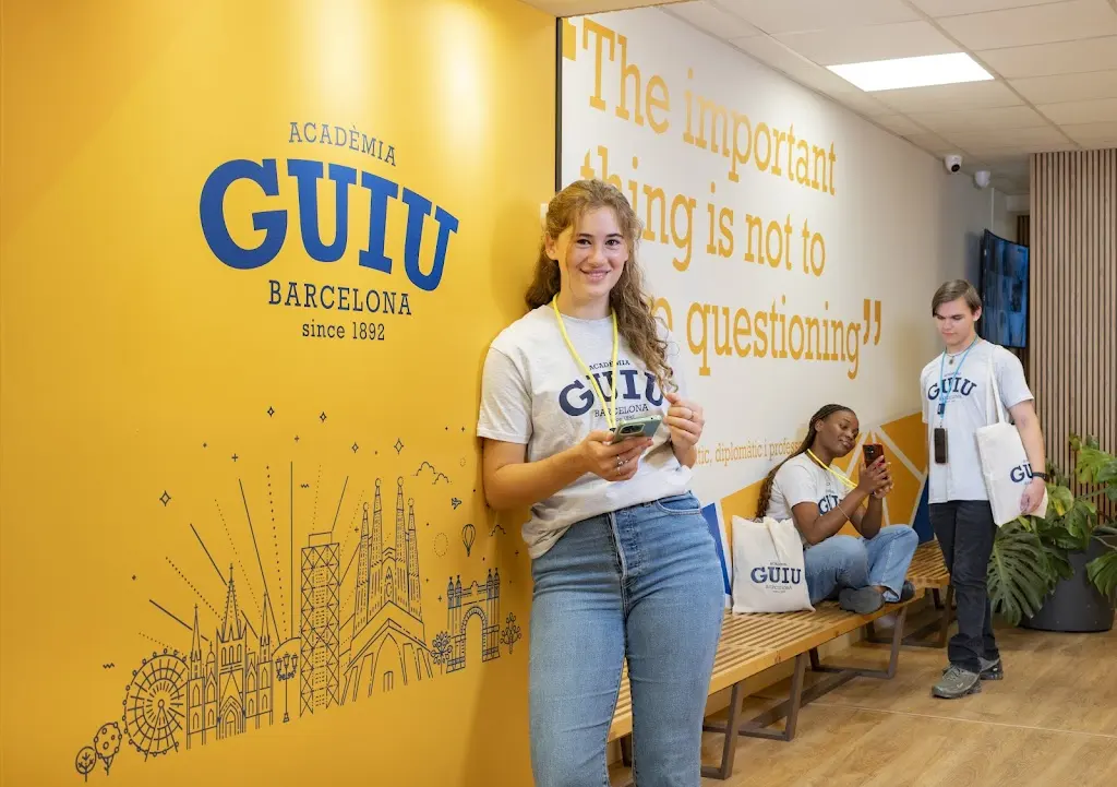 Academia Guiu - Cursos de Formacion y Selectividad