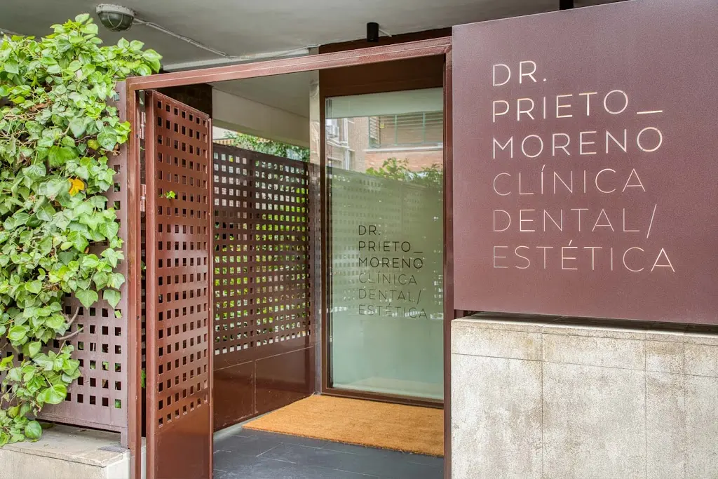 Clinica Dr. Prieto-Moreno dental / estetica