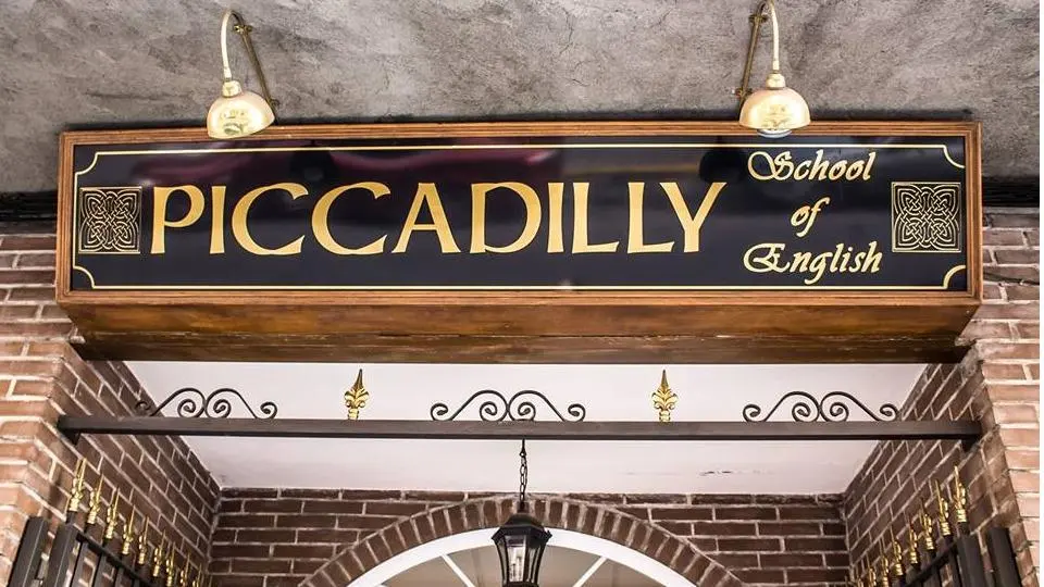 Piccadilly Idiomas