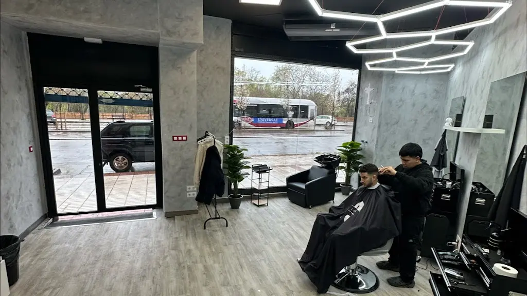 AV EUROPA BARBERIA THE LAB 19 PELUQUERIA