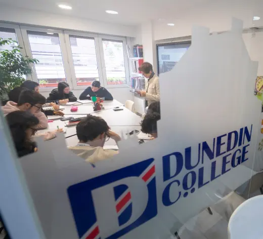Academia Ingles Dunedin College