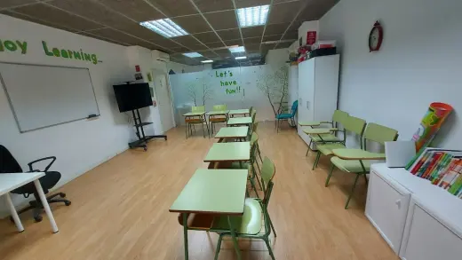 Wisdom Place, Academia de ingles