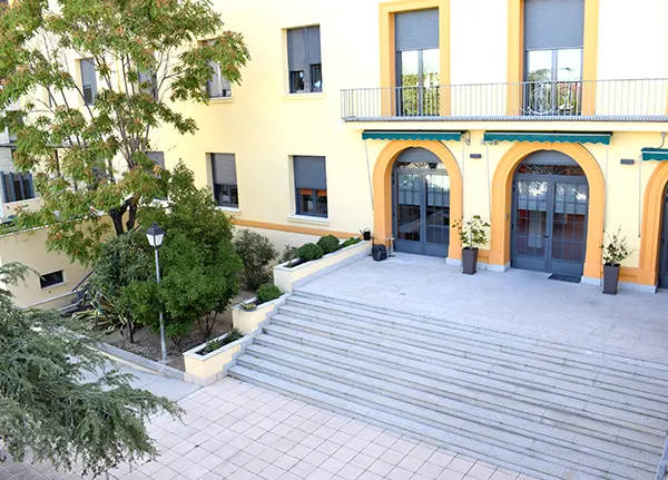 Residencia Universitaria Femenina Cardenal Spinola