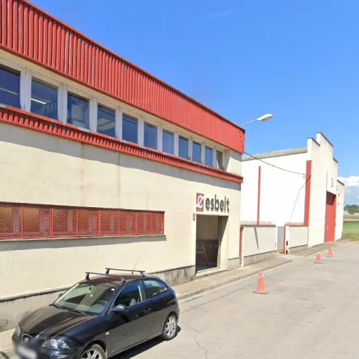 Esbelt Manlleu