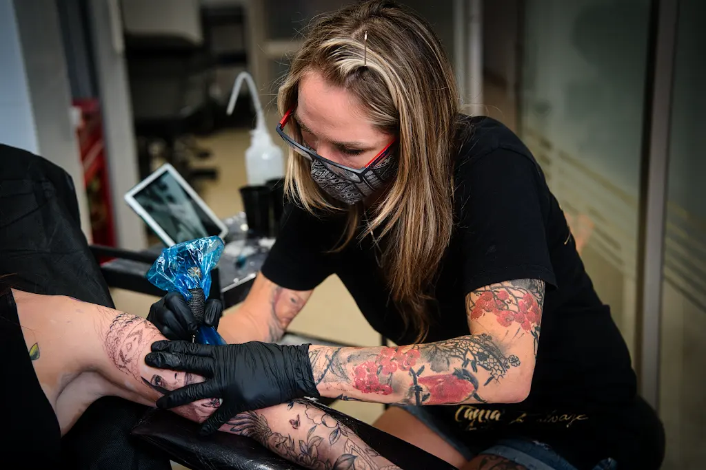 ARTE SALVAJE - Tania Tattoo - Estudio de Tatuajes Arte Micropigmentacion Piercing