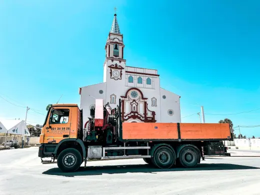 Gruas y Ttes. J Infante