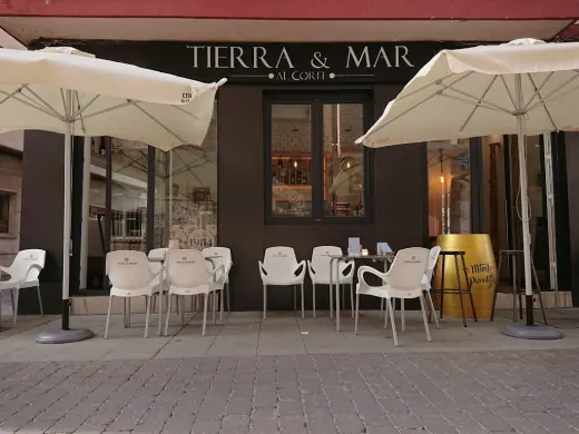 Tierra y Mar al corte
