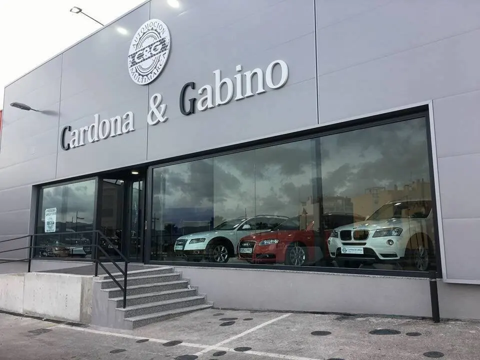 CARDONA Y GABINO AUTOMOCION - Venta vehiculos de ocasion y alquiler de coches.