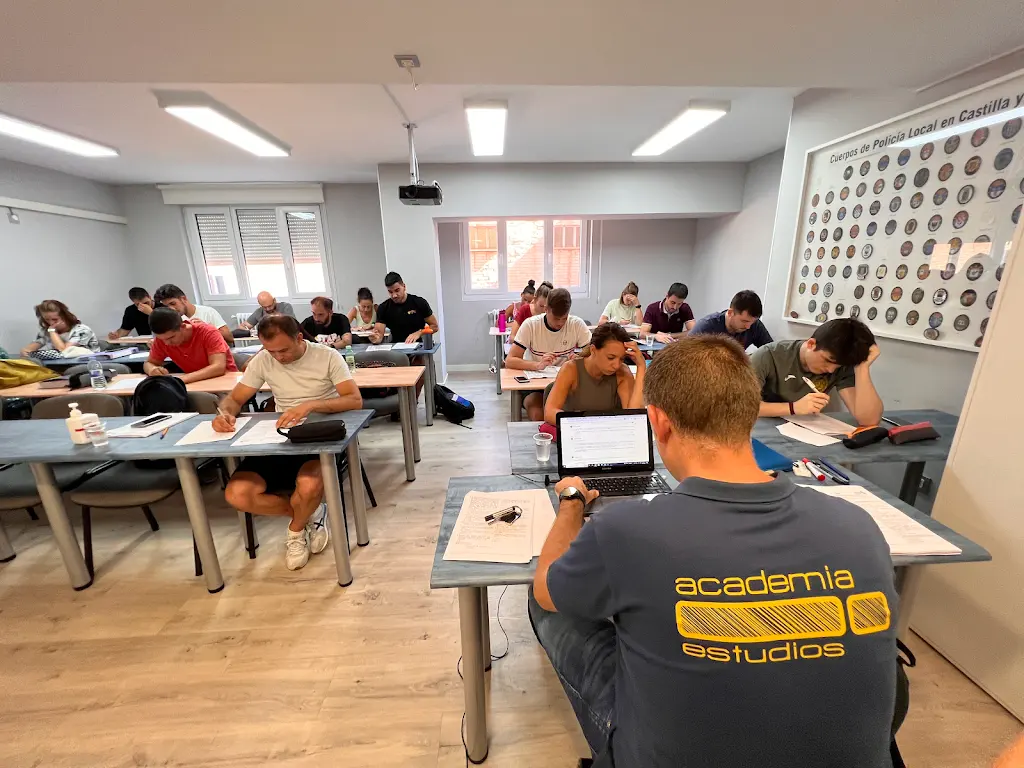 Academia iEspol | Oposiciones Policia Local y Policia Nacional