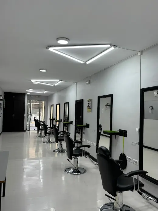 Academia de peluqueria de caballeros Isaac Lyonell - Puerto de Santa Maria (Cadiz)
