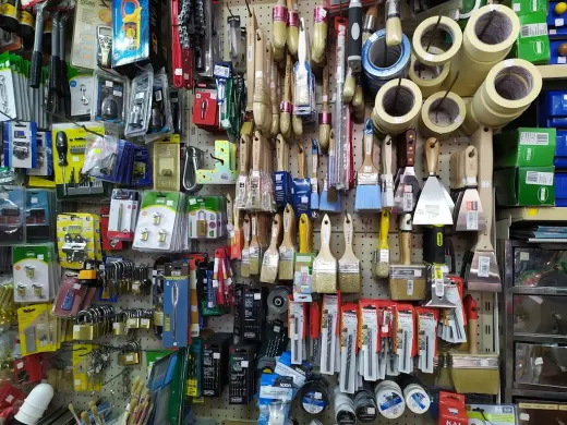 FERRETERIA Bazar del Barri.