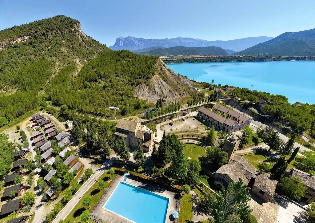 Morillo de Tou - Pueblo Recuperado - Centro de Vacaciones
