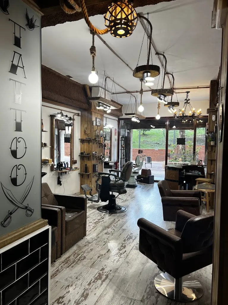 La Perla Negra HAIR & TATTOO
