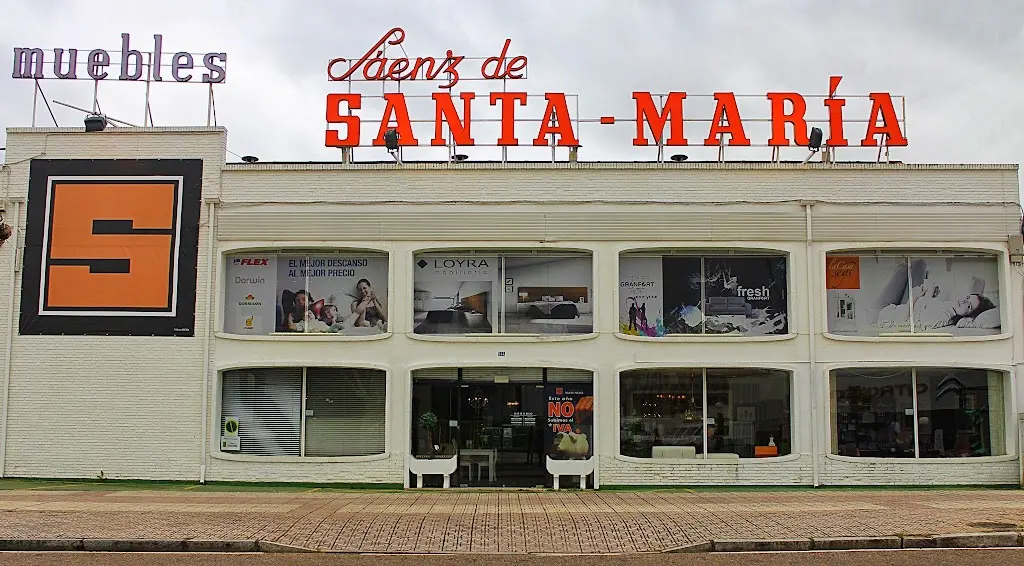 Muebles Saenz de Santa Maria