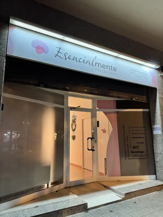 Esencialmente Psicologia - Anna Becerra